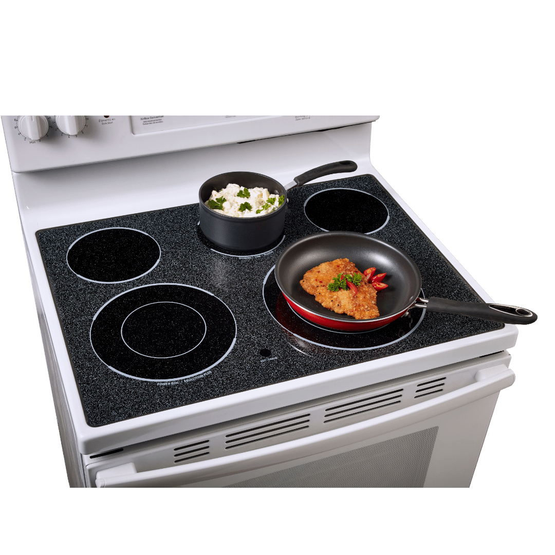 Cuisinière électrique à convection véritable 30″ GE avec four de 5 pi³ blanche (déballée)